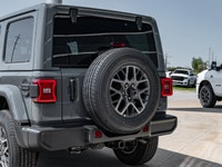 Welcome to 400 Chrysler Dodge Jeep Ram. 2.0L I-4 intercooled turbo engine - 4x4 drivetrain - Advance... (image 6)