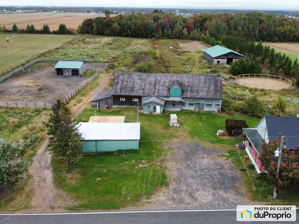 $645,000 - Acreage / Hobby Farm / Ranch for sale — photo 1