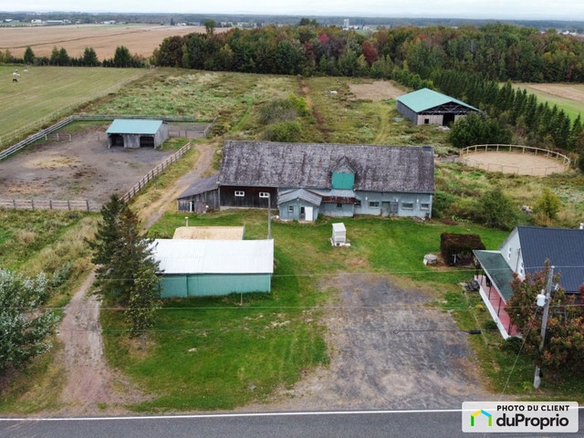 $645,000 - Acreage / Hobby Farm / Ranch for sale — photo 1