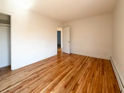 Saint Laurent 3 Bedroom Apartment for Rent - 1650 - 1670 Rue Deg, View more