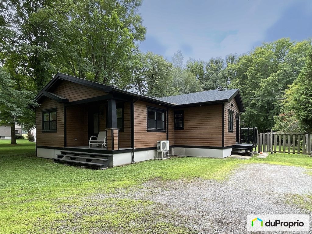 $435,000 - Bungalow for sale in St-Pie — photo 1