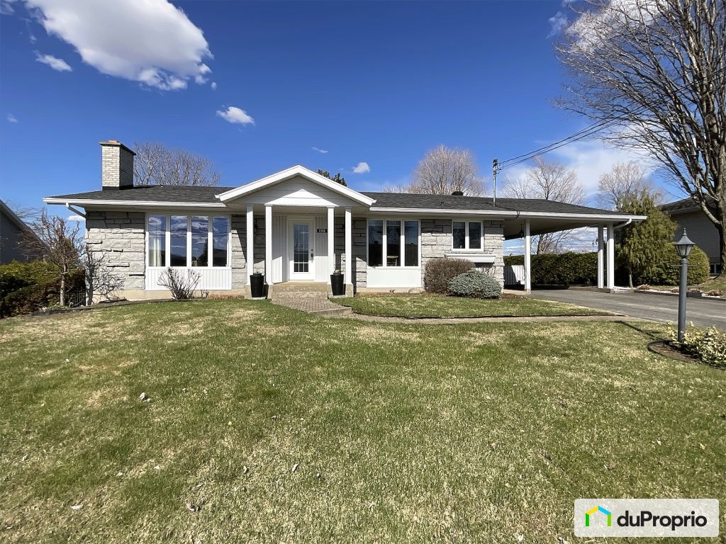 $380,000 - Bungalow for sale in Plessisville — photo 1