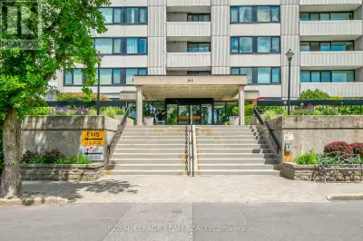 Discover the perfect blend of comfort, convenience, and natural beauty in this inviting one-bedroom...