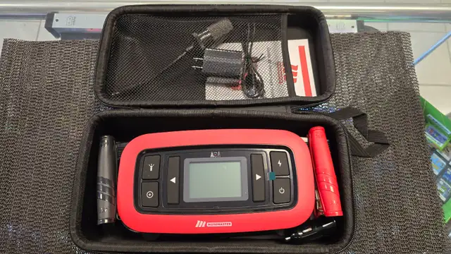 MotoMaster EasyBoost™ Jump Starter & Power Bank, 1350A (NIB) in Other in Hamilton - Image 5