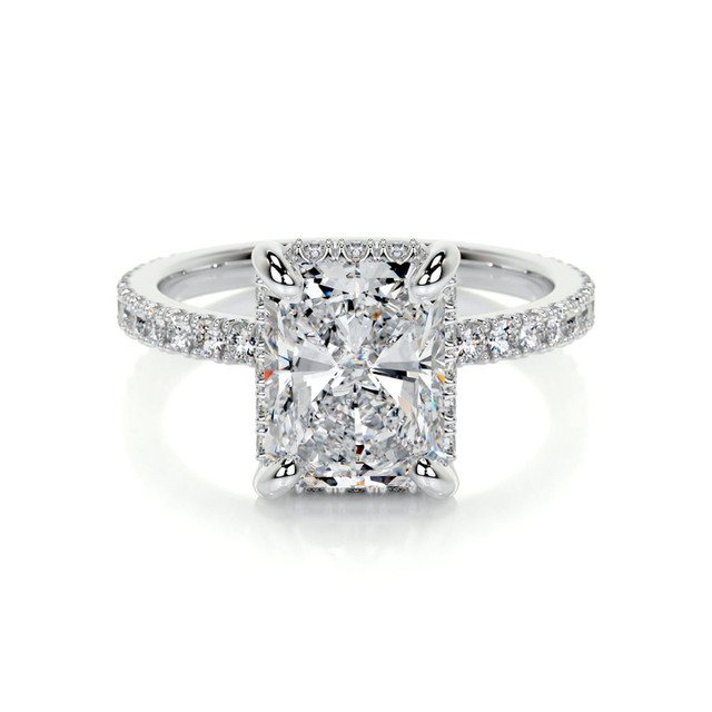 2.50 CT IGI H-VS1 Radiant Cut Lab Diamond Engagement Ring in Jewellery & Watches in Markham / York Region