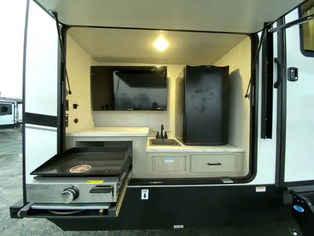 2025 EAST TO WEST Alta 3150KBH in Travel Trailers & Campers in Bedford - Image 16