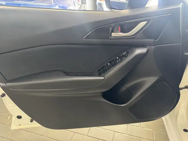 2015 Mazda Mazda3 4dr Sdn Man GS in Cars & Trucks in Longueuil / South Shore - Image 16