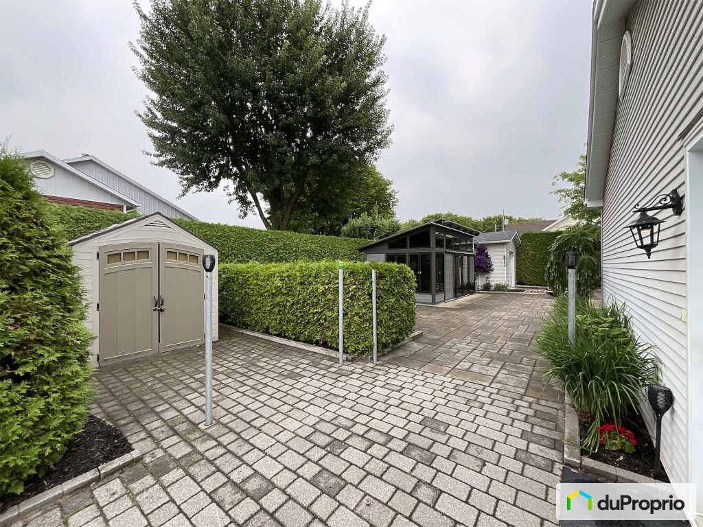 $650,000 - Bungalow for sale in St-Germain-De-Grantham — photo 2
