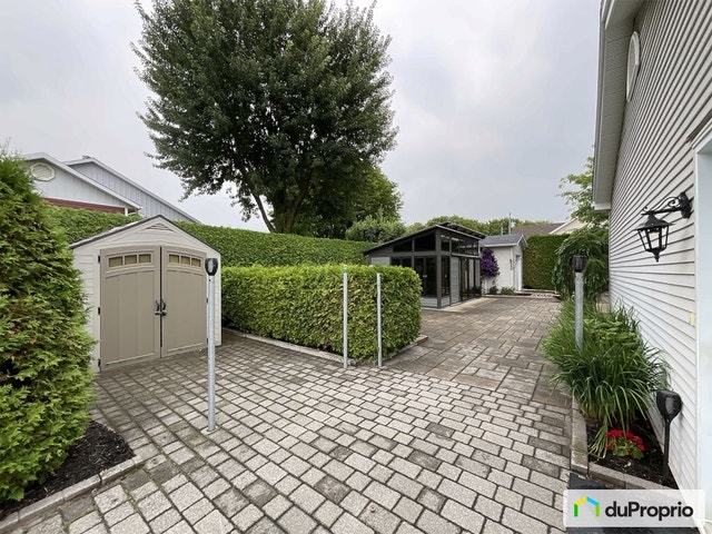 $650,000 - Bungalow for sale in St-Germain-De-Grantham — photo 2