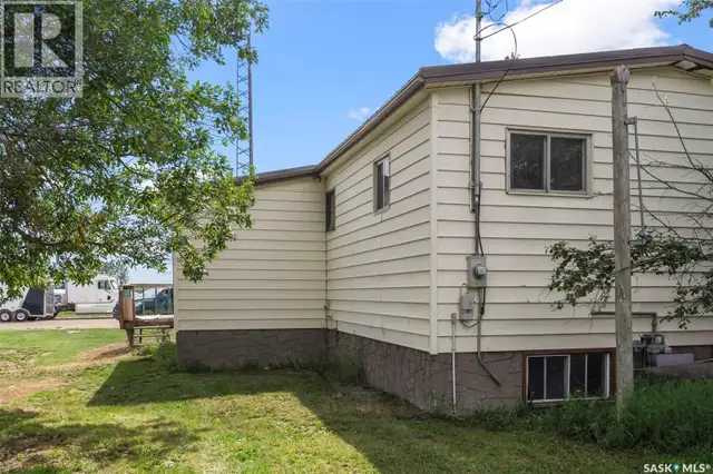104 1st AVENUE E Landis, Saskatchewan in Houses for Sale in Saskatoon - Image 3