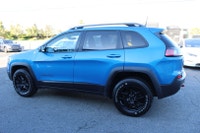 ACCIDENT FREE Drive Modes Own the road—or leave it behind—with the Jeep Cherokee Trailhawk 4WD. Buil... (image 3)