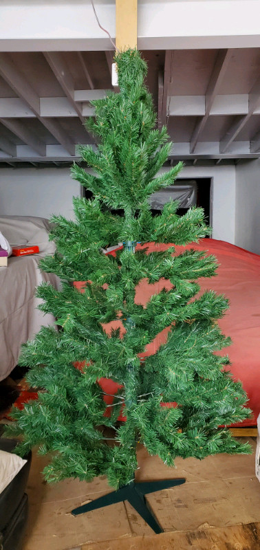 Christmas Tree  6 feet high in Other in City of Toronto - Image 2