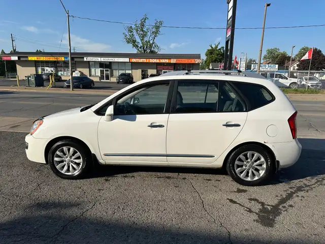 2011 Kia Rondo EX in Cars & Trucks in St. Catharines - Image 9
