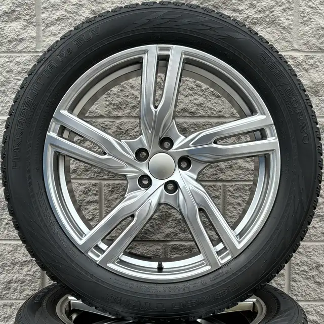 (90%) 4x 255/50R20 Nokian Winters w/ Volvo XC90 Rims + TPMS in Tires & Rims in City of Toronto - Image 3