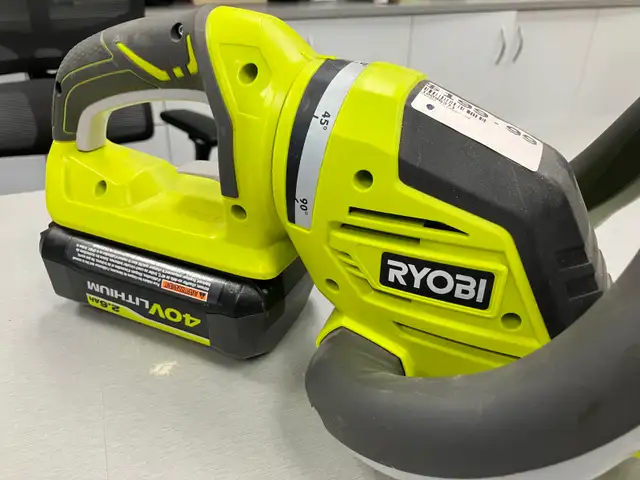 Ryobi Cordless Hedge Trimmer in Other in Oakville / Halton Region - Image 4