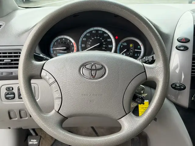 2006 Toyota Sienna 5dr CE 8-Passenger, FREE 0NE YEAR 20,000 KM L in Cars & Trucks in Vancouver - Image 17