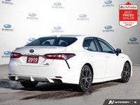 Recent Arrival! Wind Chill Pearl 2019 Toyota Camry Hybrid SE FWD CVT 2.5L I4 DOHC 16V APPLE CAR PLAY... (image 4)
