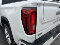 Stand tall with our used 2020 GMC Sierra 1500 Denali Crew Cab 4X4 that has exclusive style and premi... (image 9)
