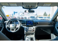 MULTI-PASSENGER & ECONOMY - Heated Front Seats & Heated Steering Wheel - Multi-Zone Air Conditioning... (image 1)