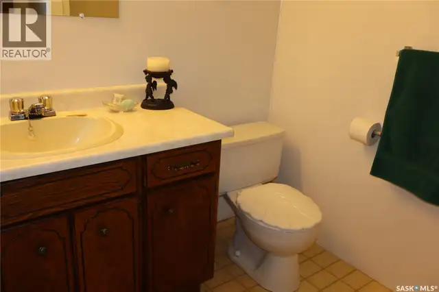 105 Magnan STREET Gravelbourg, Saskatchewan in Houses for Sale in Moose Jaw - Image 37