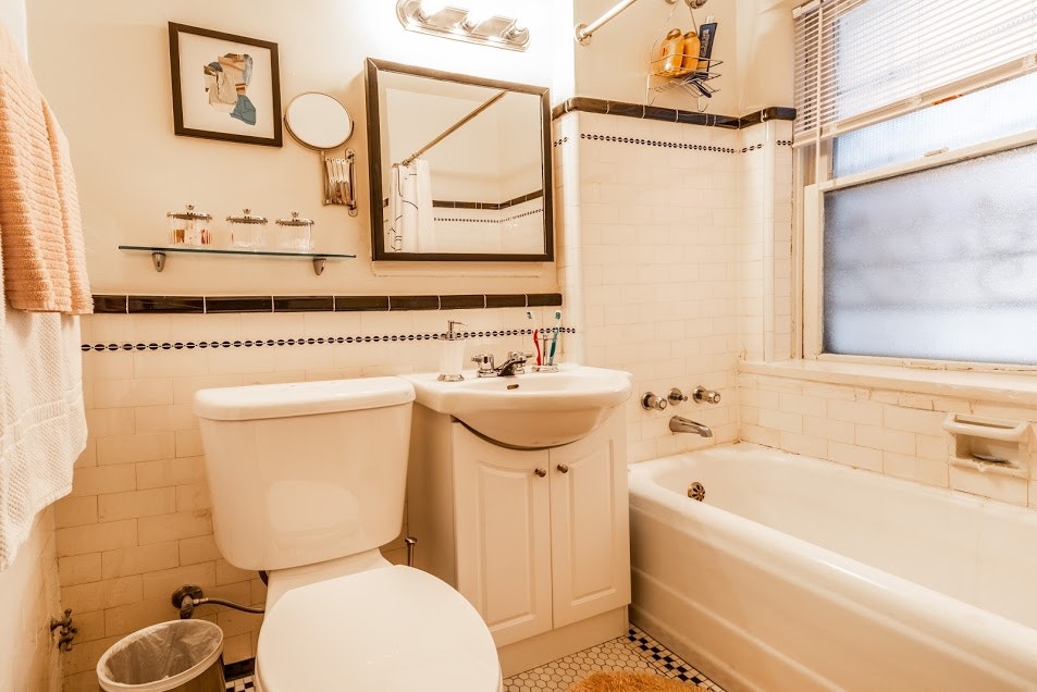 271 Wellington Cres- 2 Bedroom 3