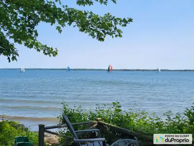 **Sous peu la vente sera signée chez le notaire** Terrain avec maison 3 saisons, directement sur le...
