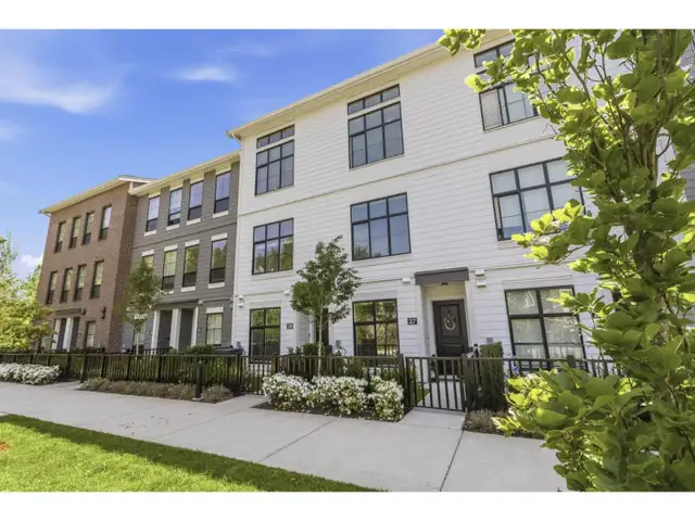 27 2774 MONTROSE AVENUE Abbotsford, British Columbia in Condos for Sale in Abbotsford - Image 3