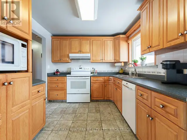 251 CLARKE STREET Port Colborne (Killaly East), Ontario in Houses for Sale in St. Catharines - Image 8