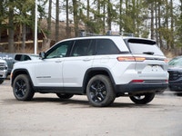 Aggressive Styling, Aggressive Value: 2024 Jeep Grand Cherokee Altitude 4x4 Overview Step into the p... (image 1)