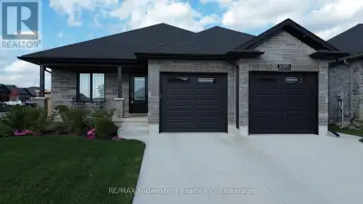 Welcome to this stunning 2+2 bedroom home, built in 2021, and nestled on a spacious corner lot with...