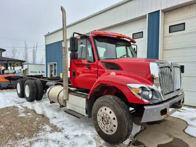 Int'l N10SCR 350hp.4533 engine hours.(EMISSIONS ALTER)13 spd trans.14+40 axles.4.33 ratio.3-way lock...