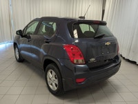 This 2018 Chevrolet Trax LS is a smart fit for daily life in Dartmouth. Its blue exterior, four-door... (image 5)