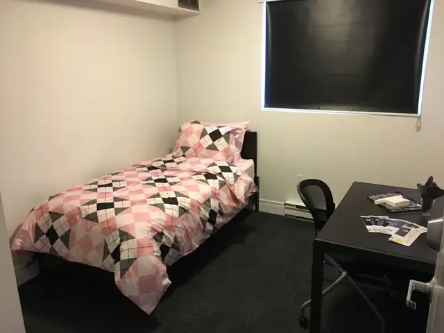 173 King St. in Waterloo | 1 MRF | Steps to Laurier University! in Room Rentals & Roommates in Kitchener / Waterloo - Image 13