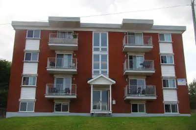 Beau très grand 5 1/2, Beauport, demi sous-sol