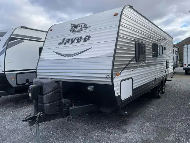 2017 JAYCO JAYFLIGHT 23RB (FINANCING AVAILABLE) in Travel Trailers & Campers in Strathcona County - Image 5