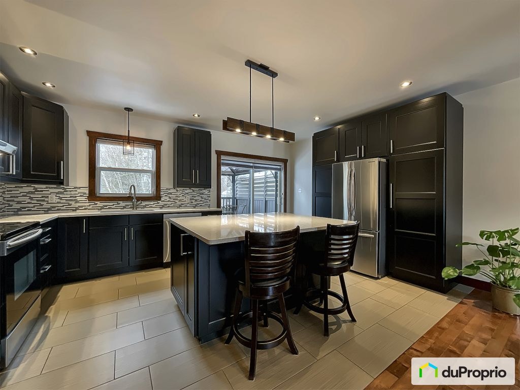 $875,000 - Intergenerational in Sherbrooke (Mont-Bellevue) — photo 2