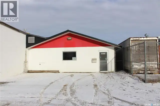 444 RIVER STREET W Moose Jaw, Saskatchewan in Commercial & Office Space for Sale in Moose Jaw - Image 3