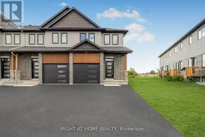 Almost Brand New Bright & Spacious Home In A Desirable Neighborhood in Carleton Place! Open Concept...