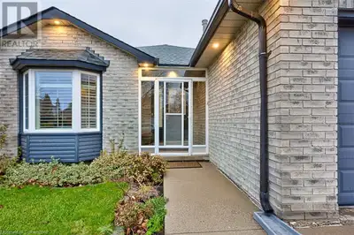 180 HIGHLAND Road W Stoney Creek, Ontario