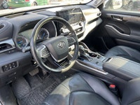 No Accidents - 360 Backup Camera - Keyless Ignition - Panoramic Sunroof - Parking Sensors The 2022 T... (image 3)