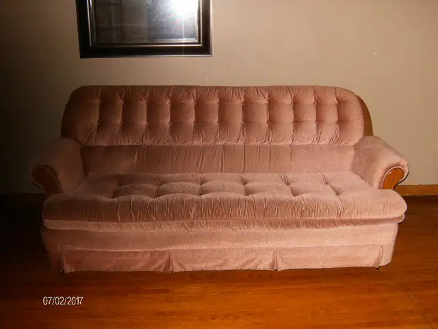 C  O  U  C     H--*CLEAN**+ (125)- +  Chair  $-45-to--day in Couches & Futons in Norfolk County - Image 2