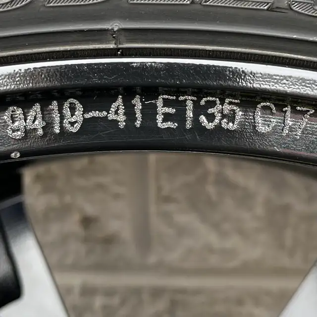 (98%)4x 235/60R18 Pirelli Ice Zero Winters w/ Audi Q5 / SQ5 Rims in Tires & Rims in City of Toronto - Image 11