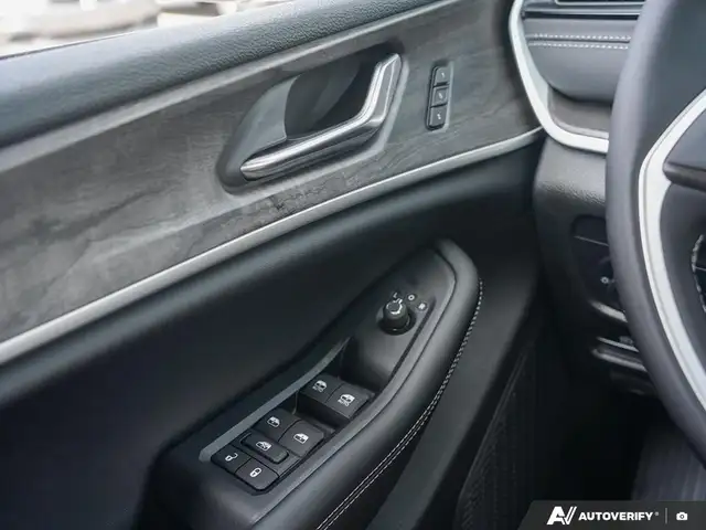 2026 Jeep Grand Cherokee L LIMITED | 4X4 | PANO | NAV | ALTITUDE in Cars & Trucks in Oakville / Halton Region - Image 15
