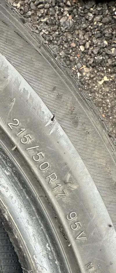 Brand tiger paw size. 215-50-17 good condition tires please contact me at 16476407817