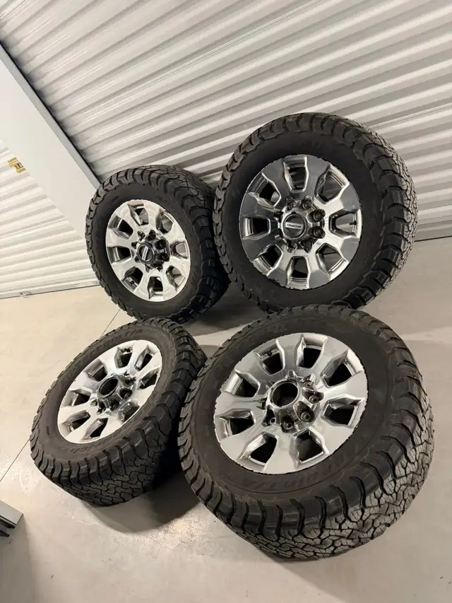 275/65/20 Bfgoodrich ko3 8x170 oem Ford f250 f350 in Tires & Rims in Mississauga / Peel Region - Image 2