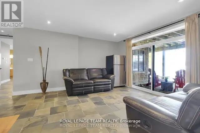 3886 ARMITAGE AVENUE Ottawa, Ontario in Houses for Sale in Ottawa - Image 28