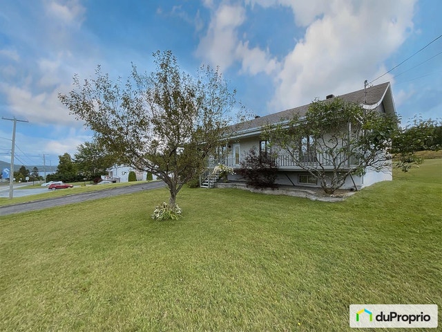 $258,000 - Bungalow for sale in Pohenegamook — photo 1