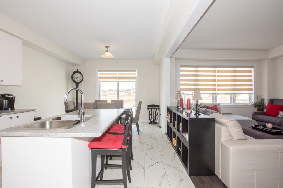 26 Peach St, Thorold - 4 Bedroom Detached House 2