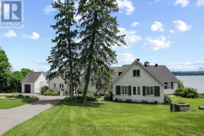 Set on over 5.5 acres with more than 600 feet of exceptional Ottawa River frontage, 350 Berry Side R...