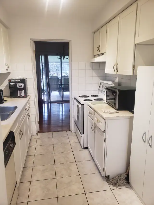 $1050 Bedroom for Rent! in Downtown East Toronto  All inclusive62863331440002123